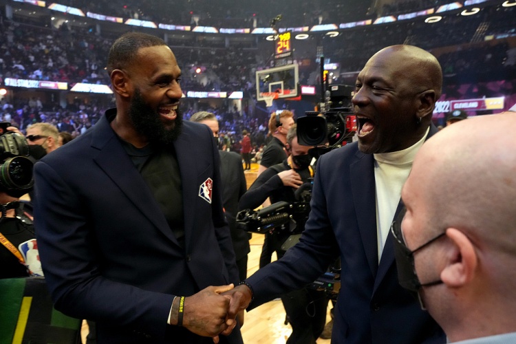 大球談NBA總統(tǒng)山球員：詹姆斯、喬丹、科比、奧尼爾