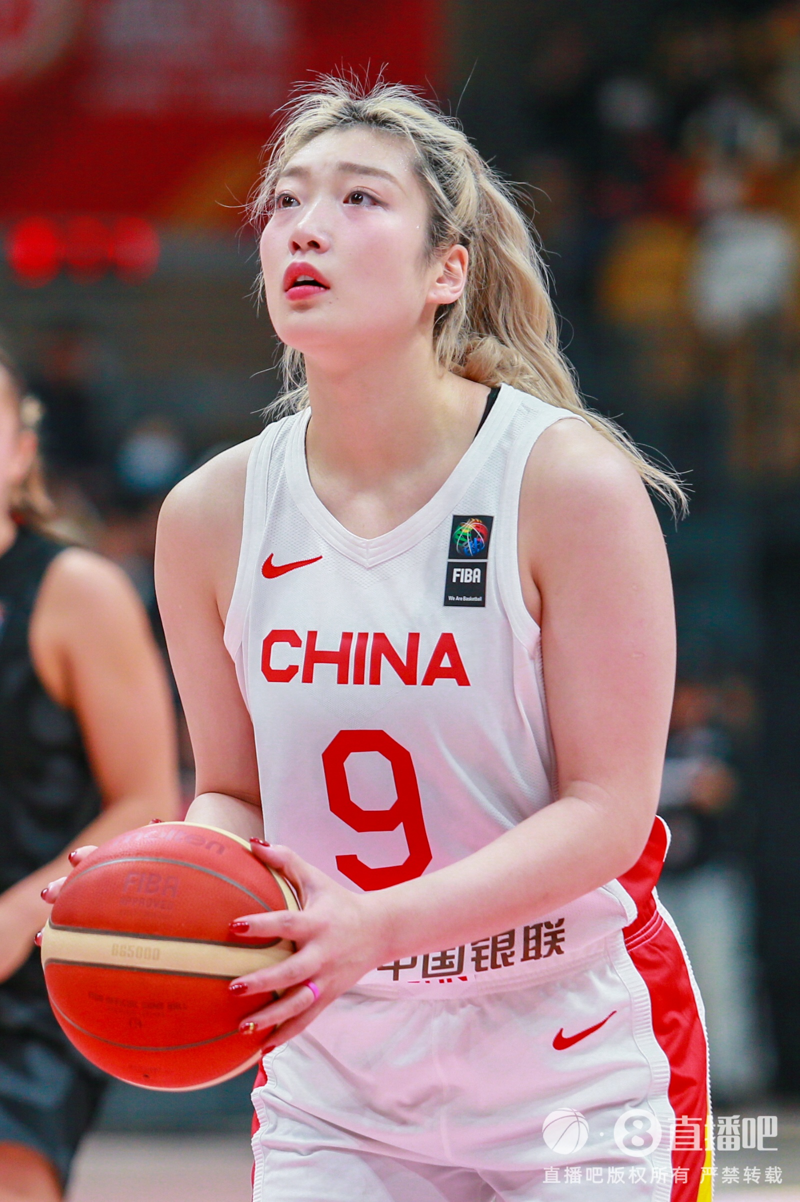 媒體人：李夢缺席亞洲杯 對中國女籃是不小的損失 希望她早日康復