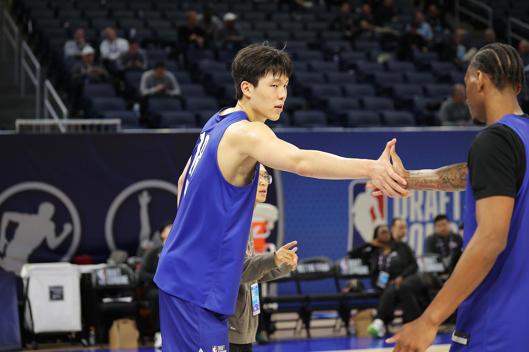 楊瀚森父母：兒子一直有打NBA的夢想 希望能在現場見證他夢想成真
