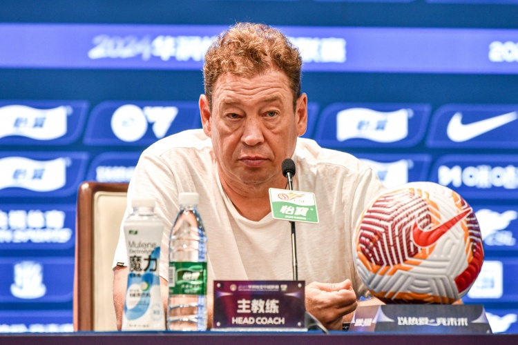 斯盧茨基：明天比賽的重要性不言而喻 阿蘇埃已經做好了出場準備