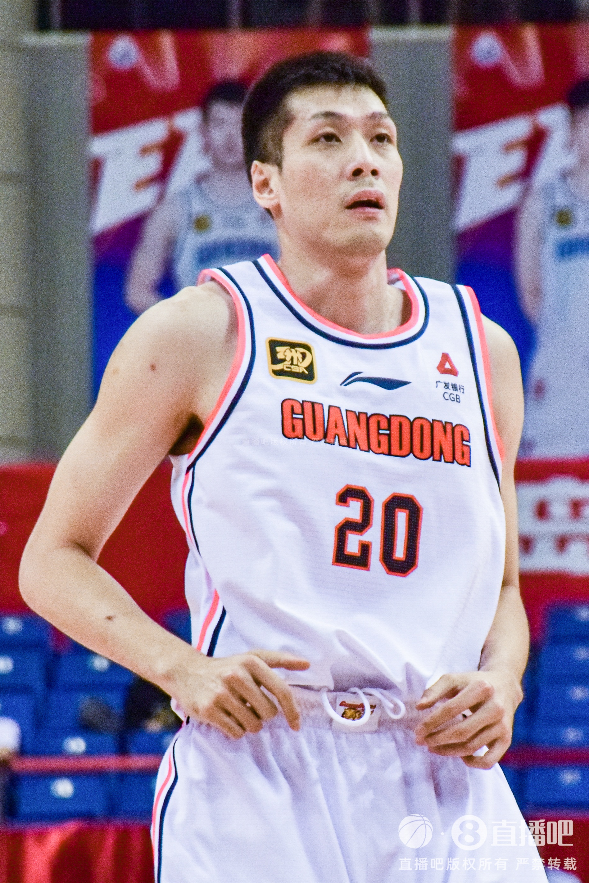 媒體人：CBA同位置球員中不如韓德君、任駿飛、黃榮奇的大有人在